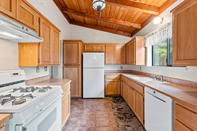 Detail Gallery Image 5 of 34 For 24560 Jimmie Ln, Fort Bragg,  CA 95437 - 3 Beds | 2 Baths