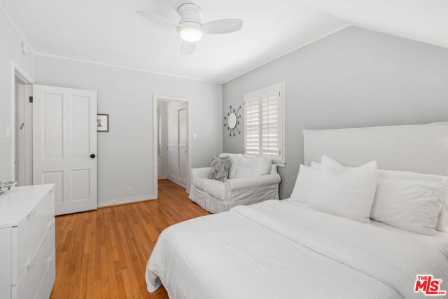 10574 Holman Avenue, Los Angeles CA: https://media.crmls.org/mediaz/77d01aa5-fb30-4db3-bcab-e0d73c7e6fc7.jpg