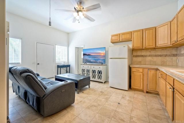 Detail Gallery Image 10 of 41 For 343 Hill Dr, Vista,  CA 92083 - 3 Beds | 2 Baths