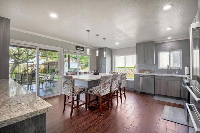 519 Meadow Grove Place, Escondido CA: https://media.crmls.org/mediaz/77d0a1c5-7d14-4923-aab3-0b90dde94dd7.jpg