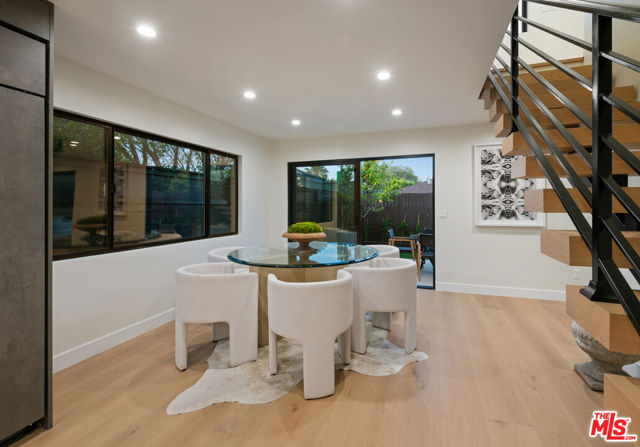 3524 Maplewood Avenue, Los Angeles CA: https://media.crmls.org/mediaz/77d0c0e8-9ae4-48d3-97ca-15491e2e8452.jpg