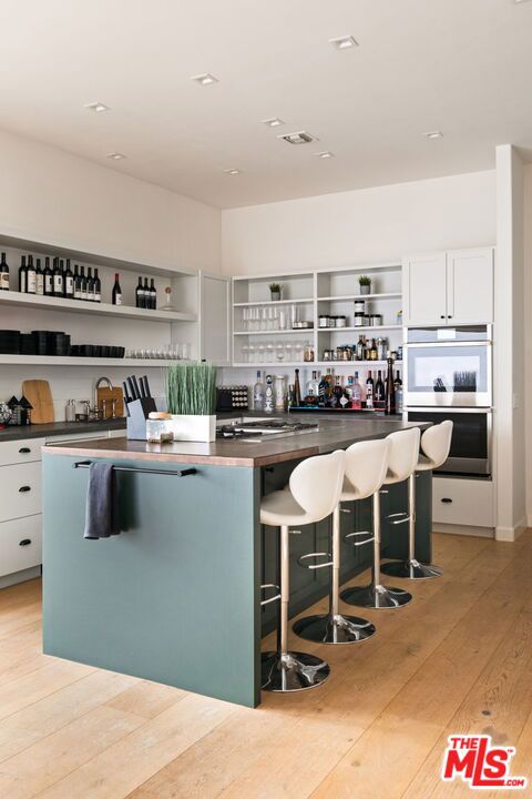 7868 Electra Drive, Los Angeles CA: https://media.crmls.org/mediaz/77d1eee5-8cc4-42ac-9dd7-bdf7b312c32b.jpg