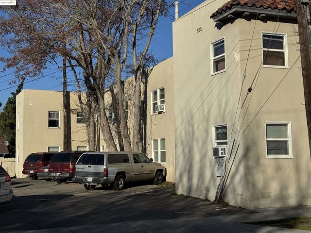Image 3 of 9 For 333 9th St  