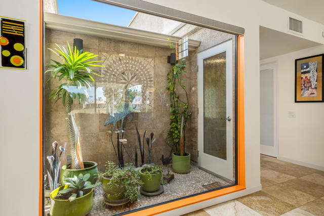 35983 Paseo Circulo E, Cathedral City CA: https://media.crmls.org/mediaz/77d25a3c-efa5-4848-8cf7-c41f3e7ca888.jpg