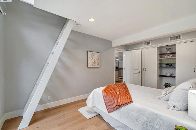 1549 Trimingham Drive, Pleasanton CA: https://media.crmls.org/mediaz/77d261a6-bb25-4668-af6e-6d51fc3bb523.jpg