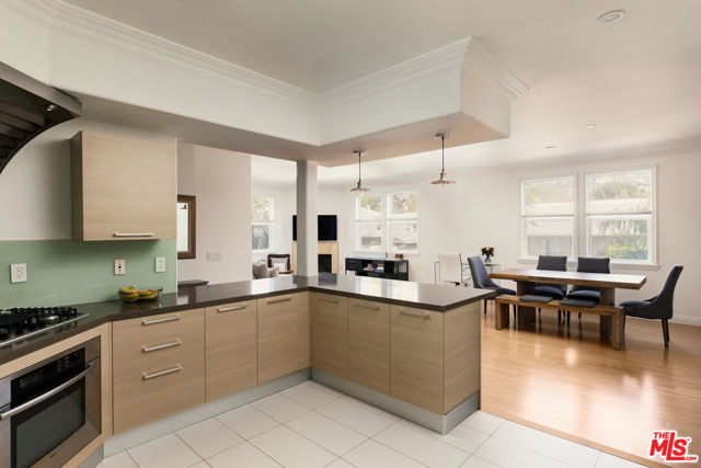 8121 Norton Avenue, West Hollywood CA: https://media.crmls.org/mediaz/77d28d5f-8b91-45cc-955f-23c62ed3a387.jpg