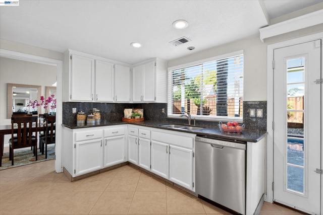 Image 13 of 40 For 1120 Gatetree Court