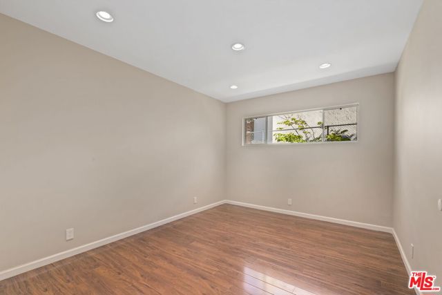 1860 Loma Vista Drive, Beverly Hills CA: https://media.crmls.org/mediaz/77d33019-e431-405b-936b-8aa5665be2f3.jpg