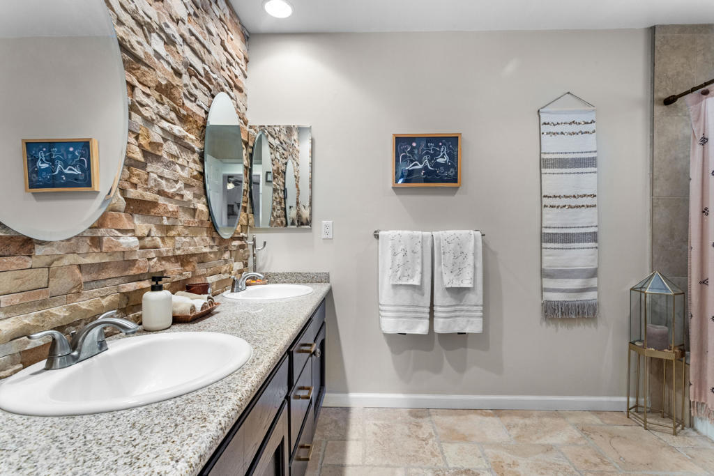 MLS #219138581DA image #15