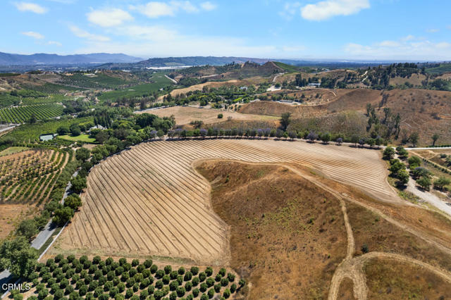 6943 Solano Verde Drive, Somis CA: https://media.crmls.org/mediaz/77d3d2d2-1362-4f6c-b92d-e2bc45faf4a1.jpg