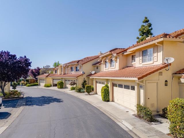 356 Meadowhaven Way, Milpitas CA: https://media.crmls.org/mediaz/77d4e178-50fa-41b6-9bf7-348e4c346d61.jpg