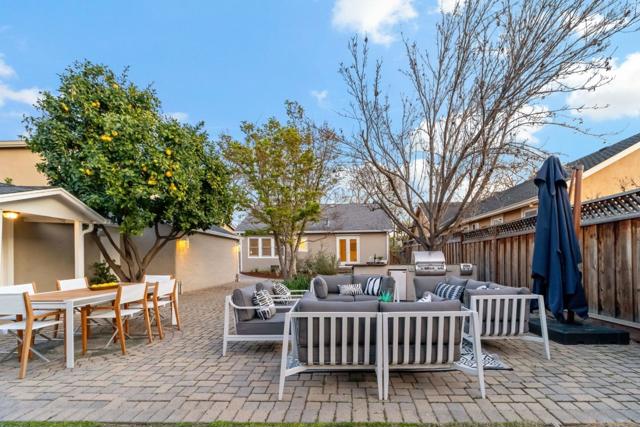 847 Willow Glen Way, San Jose CA: https://media.crmls.org/mediaz/77d4e50f-ee7d-48cf-a3f9-1b8564329000.jpg