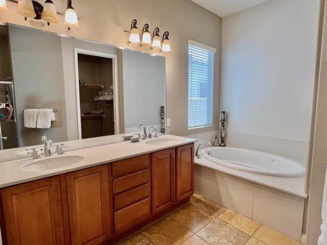 81562 Camino Los Milagros, Indio CA: https://media.crmls.org/mediaz/77d56583-a732-414b-af28-9e637e58fa75.jpg