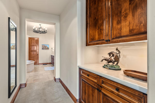 31 Hillcrest Drive, Rancho Mirage CA: https://media.crmls.org/mediaz/77d576e9-acc2-458c-abd1-5ef743250694.jpg