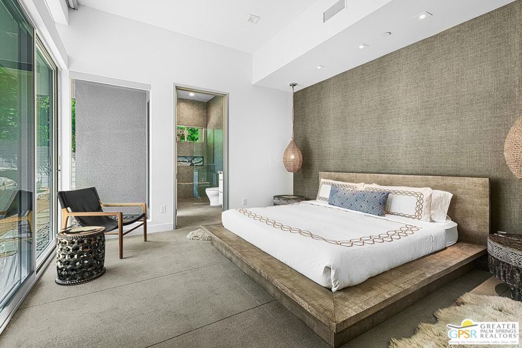 MLS #25596207PS image #25