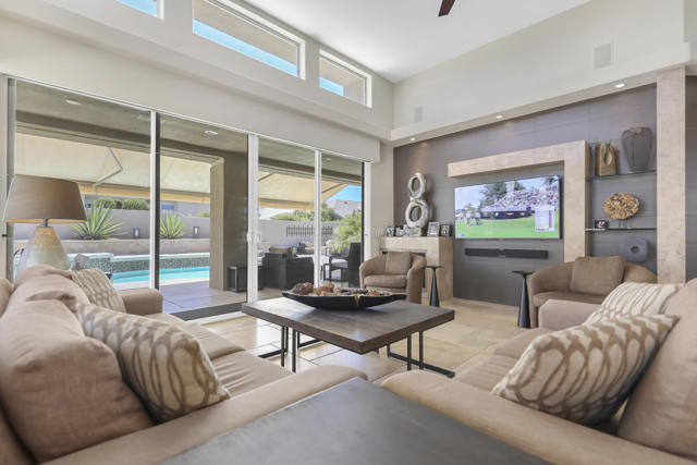 41800 Jones Drive, Palm Desert CA: https://media.crmls.org/mediaz/77d6a03d-4a87-4168-a3df-a718d7820daf.jpg