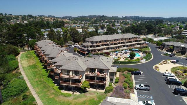 31 Seascape Resort Drive, Aptos CA: https://media.crmls.org/mediaz/77d7c1a7-53e4-44ae-804e-6531e339b6d0.jpg