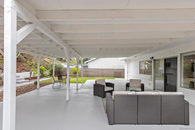 2915 Morton Way, San Diego CA: https://media.crmls.org/mediaz/77d7f006-54dd-471a-b8e3-ac20e0472407.jpg