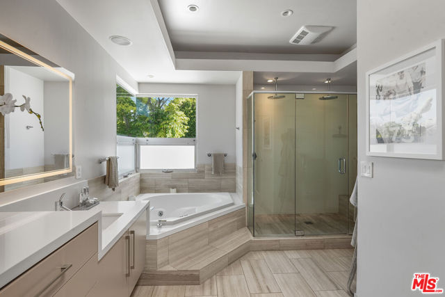 8735 Dorrington Avenue, West Hollywood CA: https://media.crmls.org/mediaz/77d80c2a-0aec-4089-a65e-fa28b35e763e.jpg