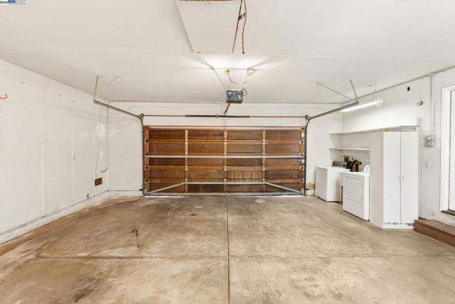 24288 Stacey Ln, Hayward CA: https://media.crmls.org/mediaz/77d93b7a-4afd-411a-bc4f-7dcc604d3224.jpg