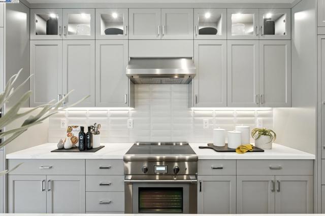 1670 Larkspur Street, Alameda CA: https://media.crmls.org/mediaz/77d97d68-26f6-4b71-80f1-2d3982590258.jpg