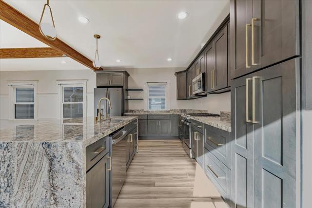 2804 Adeline Street, Emeryville CA: https://media.crmls.org/mediaz/77d9af52-8d1a-4d05-81b3-73d54d5bf095.jpg