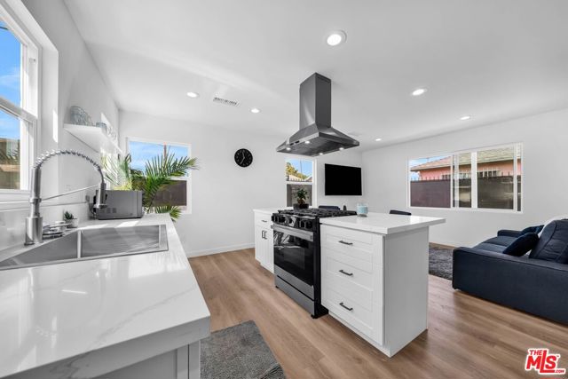 9611 S Vermont Avenue, Los Angeles CA: https://media.crmls.org/mediaz/77d9f2d1-7f23-4340-af48-8f92bcae6d1a.jpg