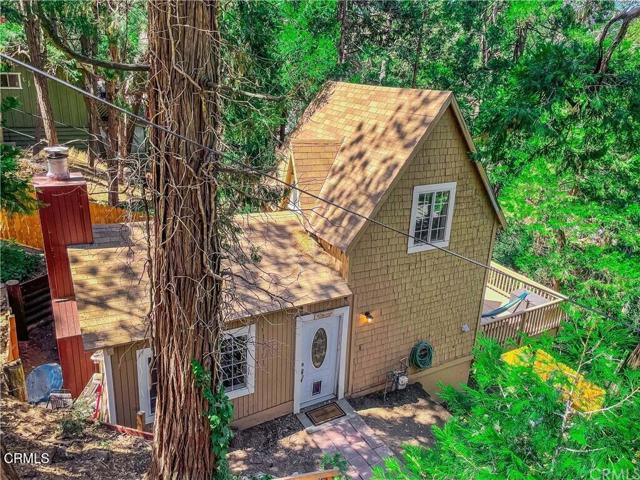 23624 Scenic Drive, Crestline CA: https://media.crmls.org/mediaz/77da6341-dced-4ab6-b4a0-65dcabb68d25.jpg