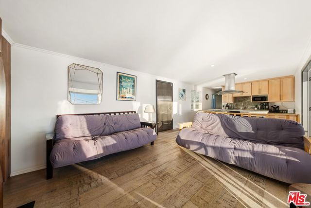 43000 Pacific Coast Highway, Malibu CA: https://media.crmls.org/mediaz/77da9bdf-202f-488d-b794-d36eb15bf4ff.jpg