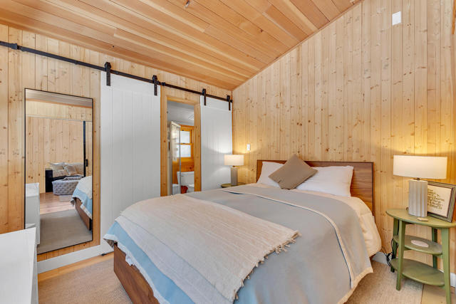 26299 Tahquitz Drive, Idyllwild CA: https://media.crmls.org/mediaz/77dafeeb-f70f-44a2-b3cf-b69f44c14a0c.jpg