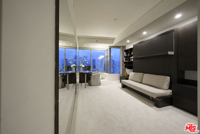 1155 S Grand Avenue, Los Angeles CA: https://media.crmls.org/mediaz/77db302a-e4f1-4110-b5d8-4129d9c5f411.jpg