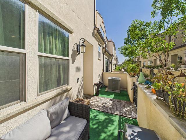 Detail Gallery Image 34 of 38 For 1922 Corte Zafiro #136,  Chula Vista,  CA 91913 - 3 Beds | 2/1 Baths