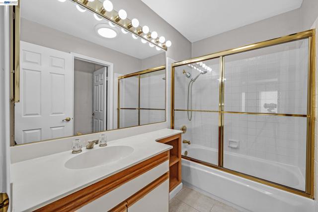 3769 Crow Canyon Rd, San Ramon CA: https://media.crmls.org/mediaz/77dcb6db-42c3-448e-8fbd-4f4dbbd88c69.jpg