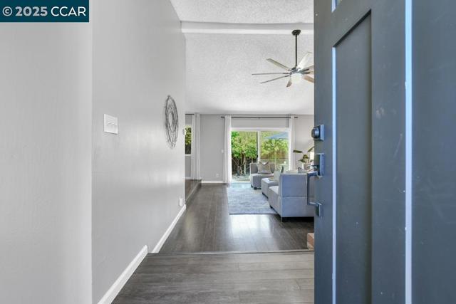 1821 Alicante Ct, Concord CA: https://media.crmls.org/mediaz/77dcec5a-cf74-477a-9eb4-dee85cbbf623.jpg