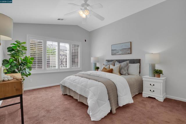 380 Claremont Dr, Brentwood CA: https://media.crmls.org/mediaz/77de4064-de77-49b0-9e64-346eeba38b5b.jpg
