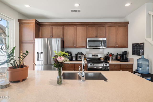 254 Hydrangea Street, Fillmore CA: https://media.crmls.org/mediaz/77deed32-64a4-42e1-af06-b40fb29876fb.jpg