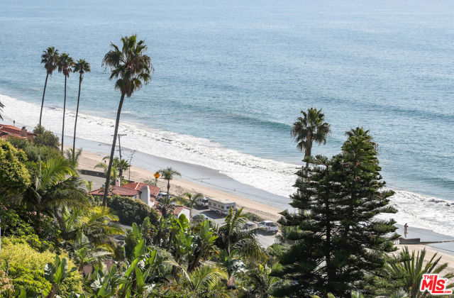 17848 Castellammare Drive, Pacific Palisades, CA 90272