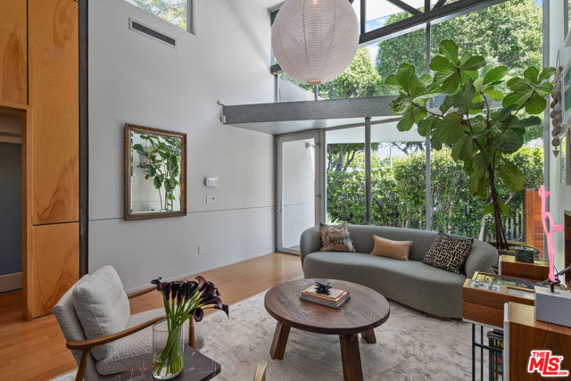 8735 Dorrington Avenue, West Hollywood CA: https://media.crmls.org/mediaz/77df45a7-f5ed-48b5-a07d-a0564274eaf7.jpg