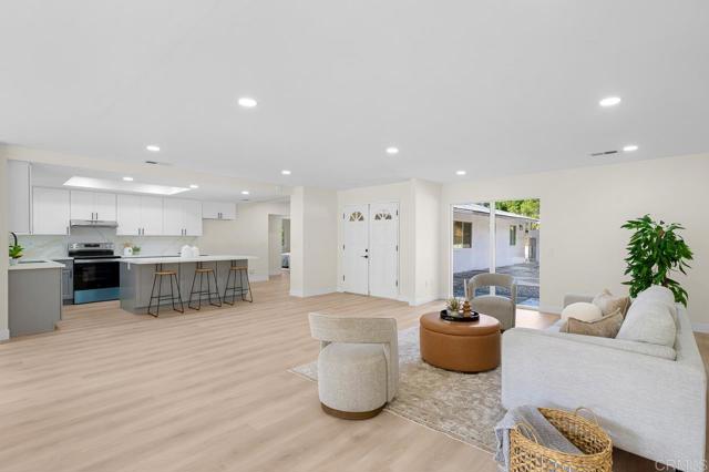 Detail Gallery Image 6 of 33 For 1602 Towell Ln, Escondido,  CA 92029 - 5 Beds | 3 Baths