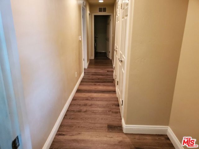 527 Shady Meadow Court, Bakersfield CA: https://media.crmls.org/mediaz/77e00b00-3bf0-48ad-9f4e-1c62bf3abf57.jpg