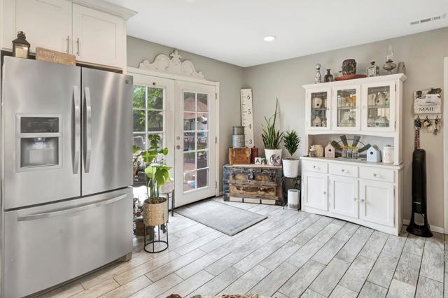 Detail Gallery Image 4 of 21 For 1105 Bostonia, El Cajon,  CA 92021 - 2 Beds | 1 Baths