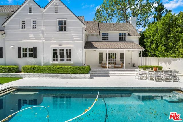 404 S Westgate Avenue, Los Angeles CA: https://media.crmls.org/mediaz/77e0db48-e4d4-4d34-a878-c32300879f5c.jpg