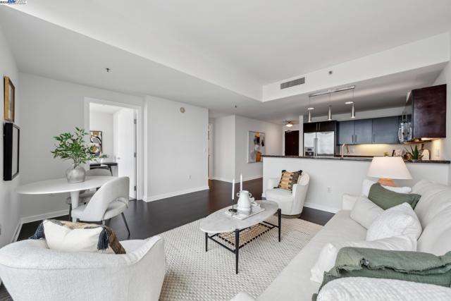 222 Broadway, Oakland CA: https://media.crmls.org/mediaz/77e1b29f-0c2c-4be8-85d0-445655bafb01.jpg