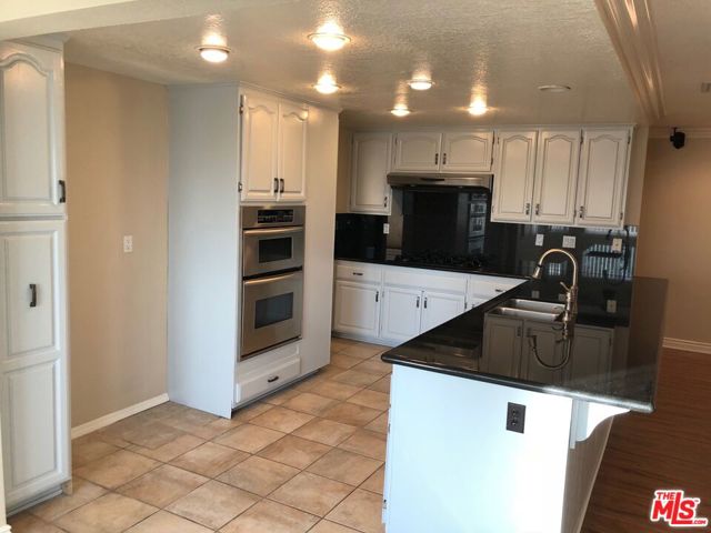 10723 Ridge Canyon Road, Rancho Cucamonga CA: https://media.crmls.org/mediaz/77e1eb42-694e-47b9-b587-86b429126274.jpg