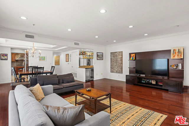 11826 Dorothy Street, Los Angeles CA: https://media.crmls.org/mediaz/77e26739-ac12-47c0-9cc0-15373ef2fff3.jpg