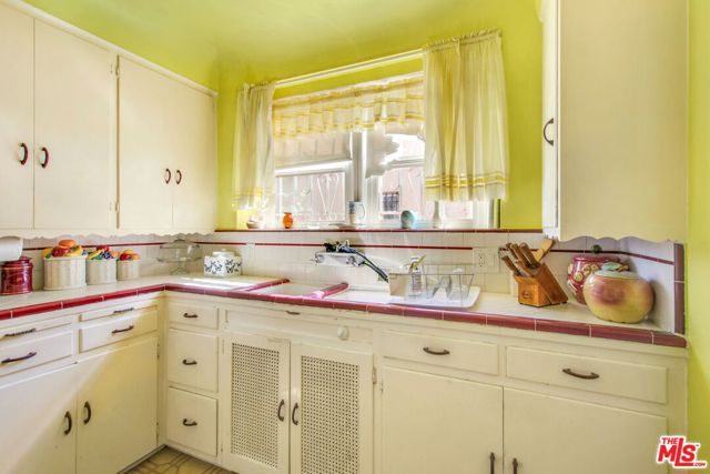 8106 S Normandie Avenue, Los Angeles CA: https://media.crmls.org/mediaz/77e267f3-51fe-42e8-8475-8e2fb24d33d5.jpg