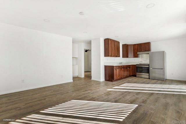 Image 3 of 25 For 937 Grand Avenue