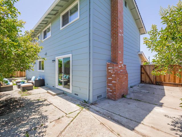 917 Sir Francis Avenue, Capitola CA: https://media.crmls.org/mediaz/77e35c99-640a-4e69-a862-6701e9eb3ac7.jpg
