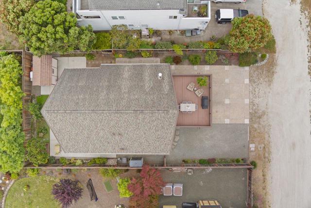 350 6th Avenue, Half Moon Bay CA: https://media.crmls.org/mediaz/77e3e2f4-a6b7-461d-a08b-5024dd781708.jpg