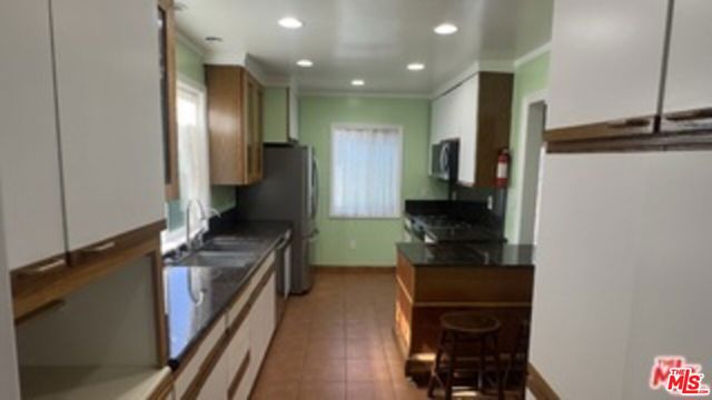 1903 S Westgate Avenue, Los Angeles CA: https://media.crmls.org/mediaz/77e3ea7a-4a8a-4b71-a96f-4eabbbe81da6.jpg